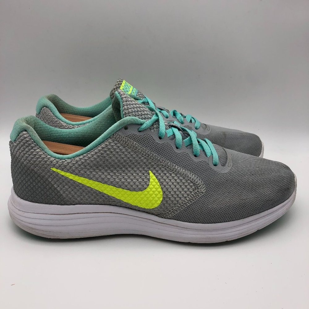 Nike Womens Revolution 3